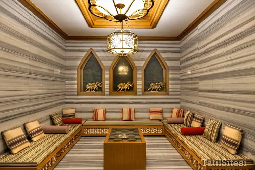 Karmir Hotel Resort & Spa